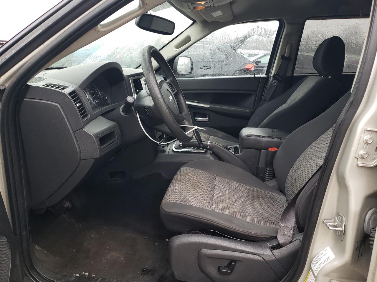 2010 Jeep Grand Cherokee - Image 7
