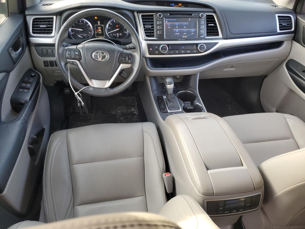 2015 Toyota Highlander - Image 8