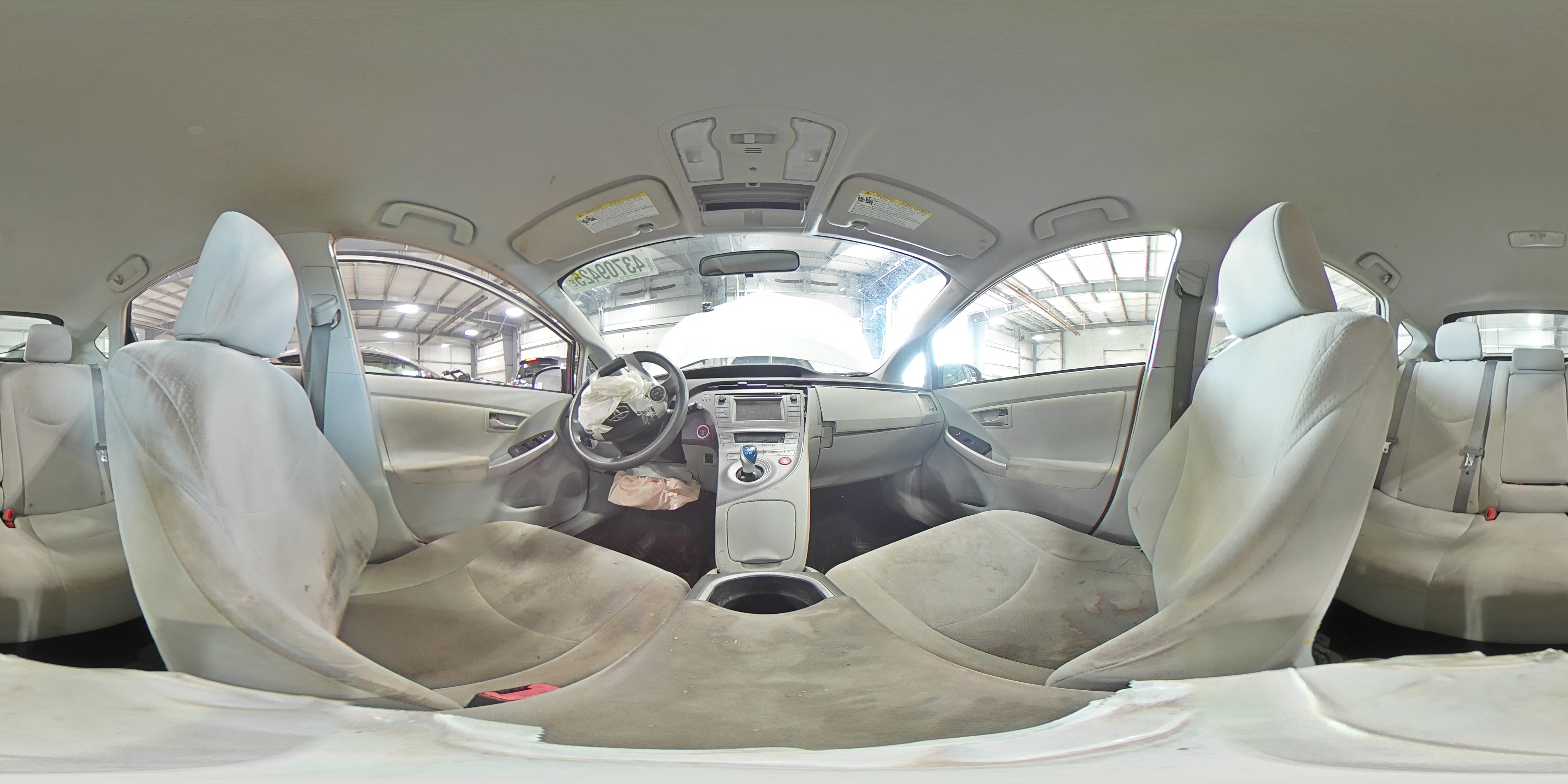 2013 Toyota Prius - Image 16