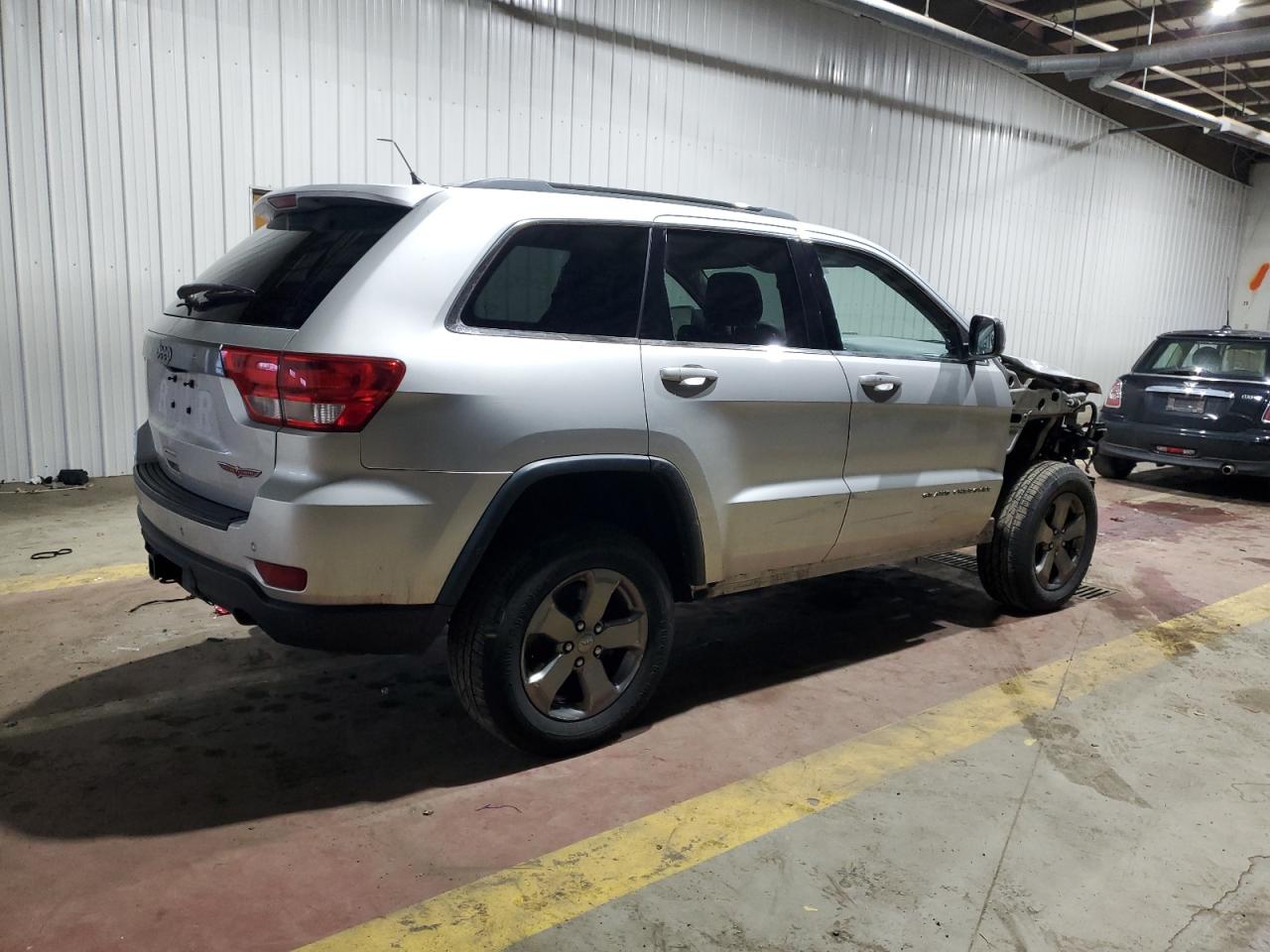 2013 Jeep Grand Cherokee - Image 3