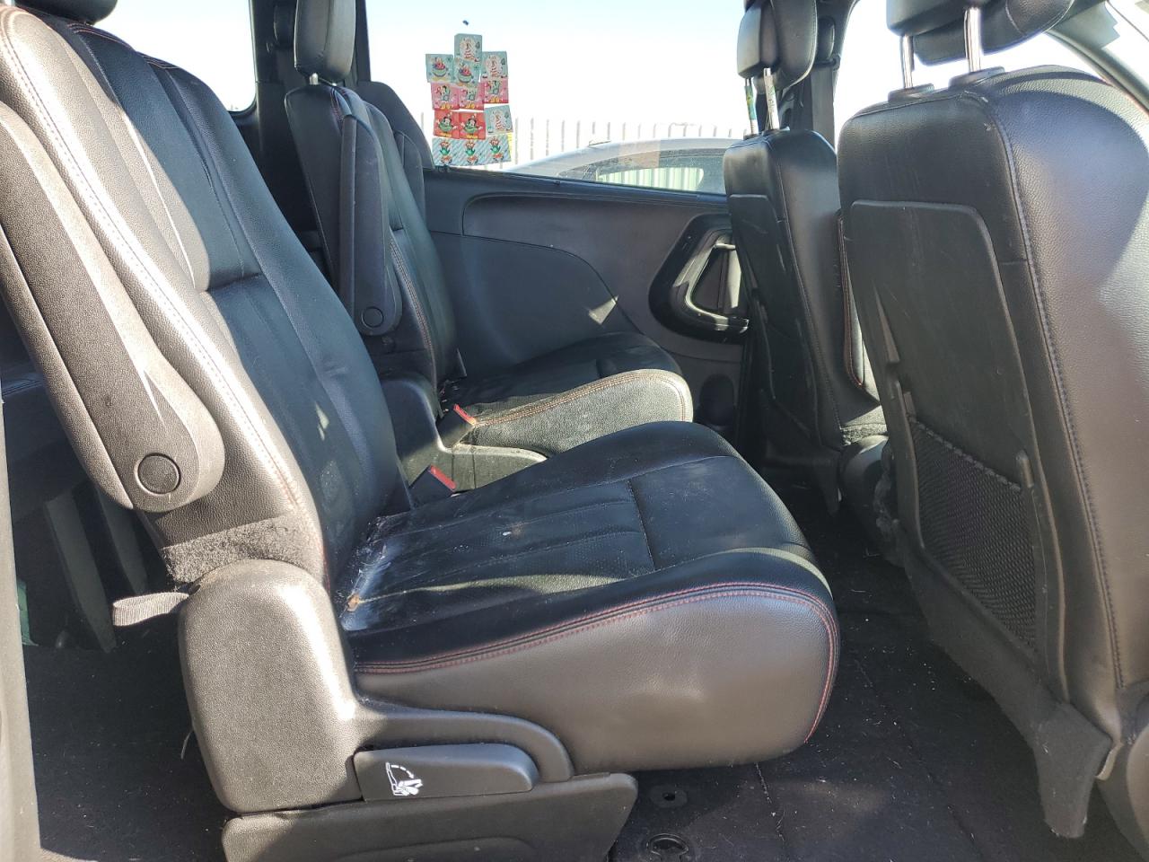 2019 Dodge Caravan - Image 11