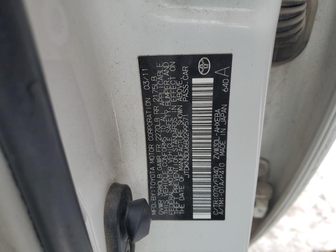 2011 Toyota Prius - Image 13