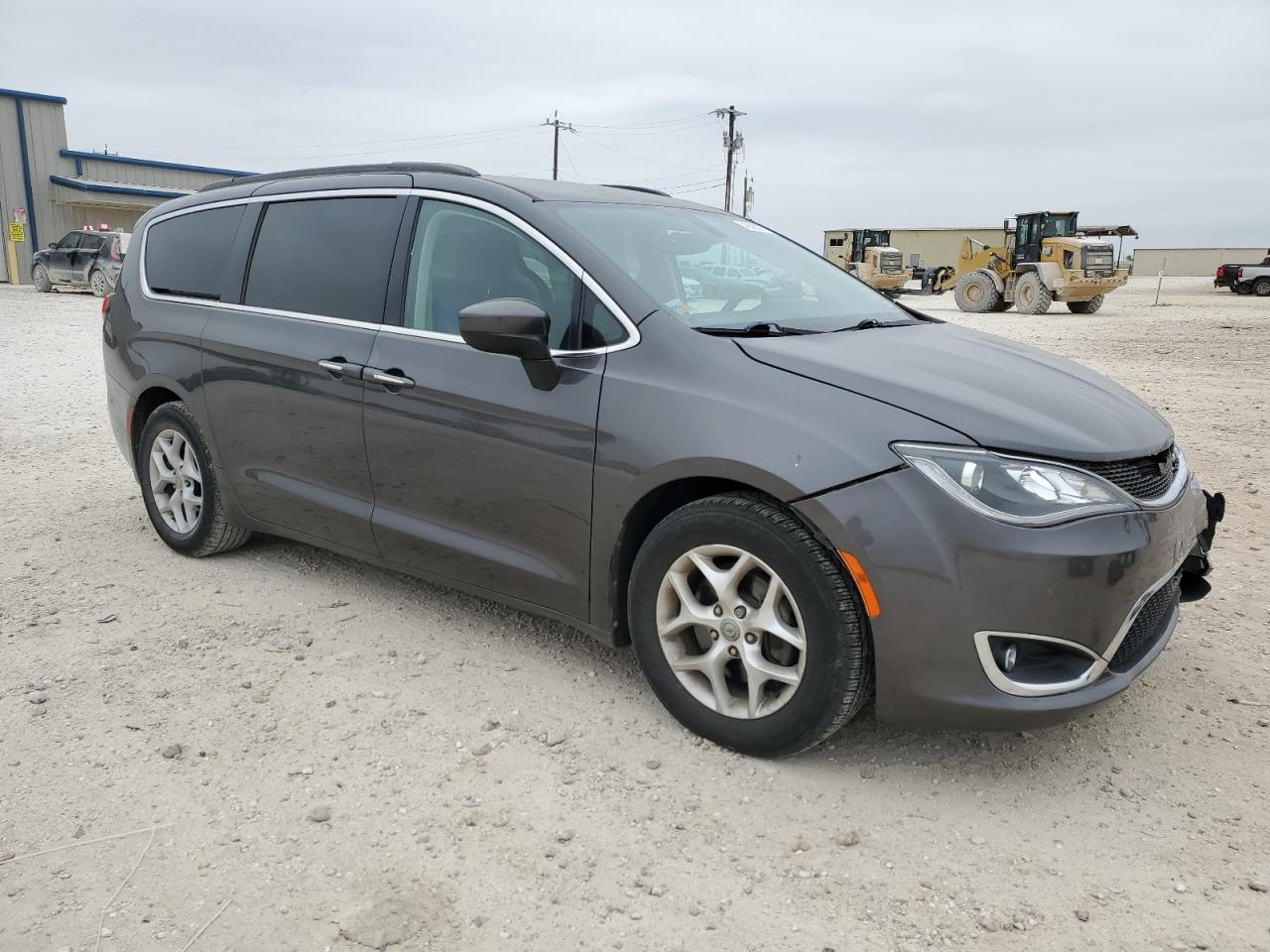2017 Chrysler Pacifica - Image 4