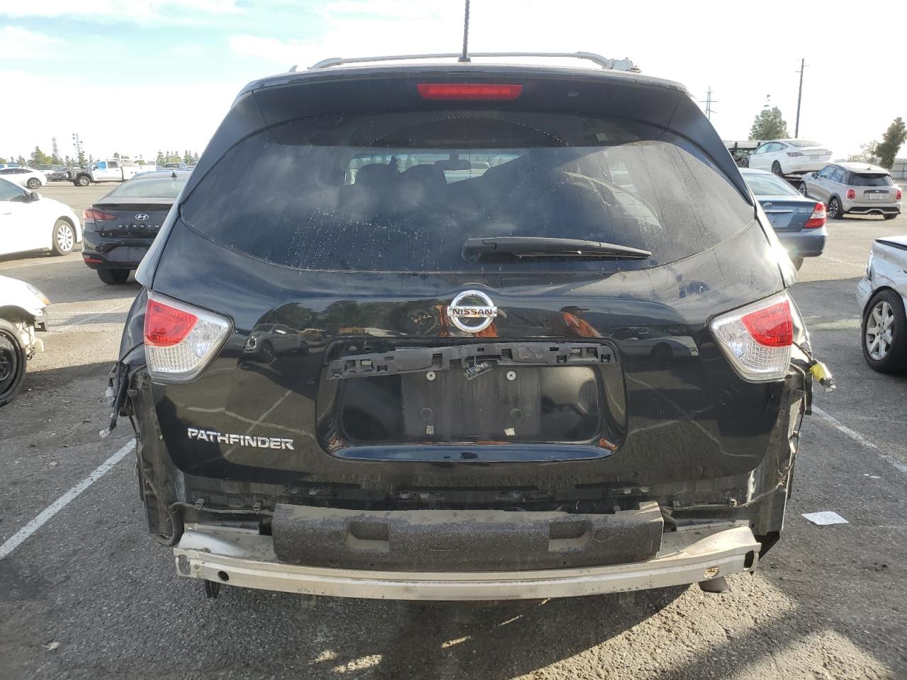 2015 Nissan Pathfinder - Image 7