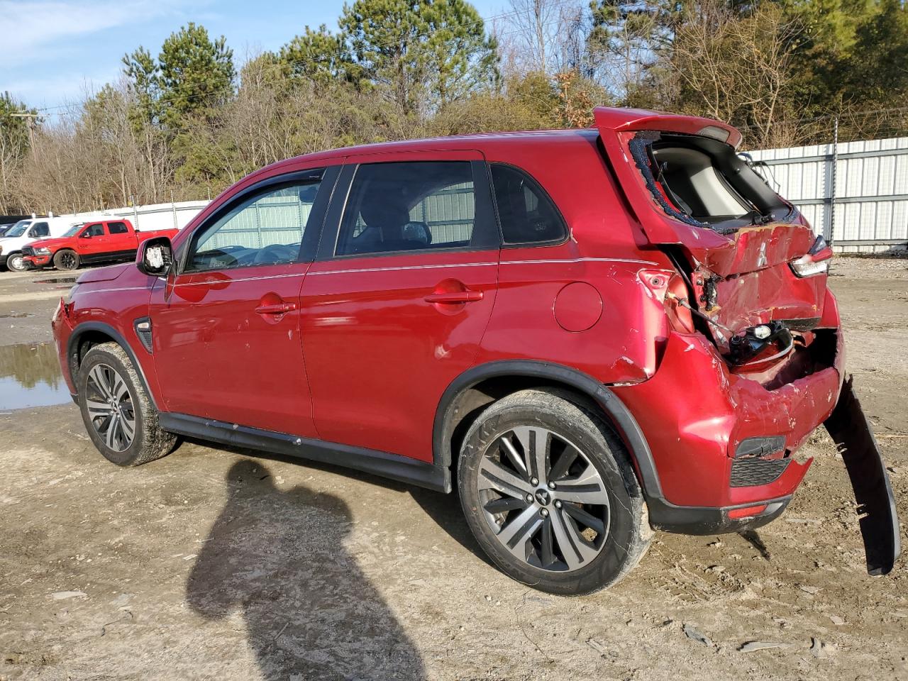 2020 Mitsubishi Outlander - Image 2