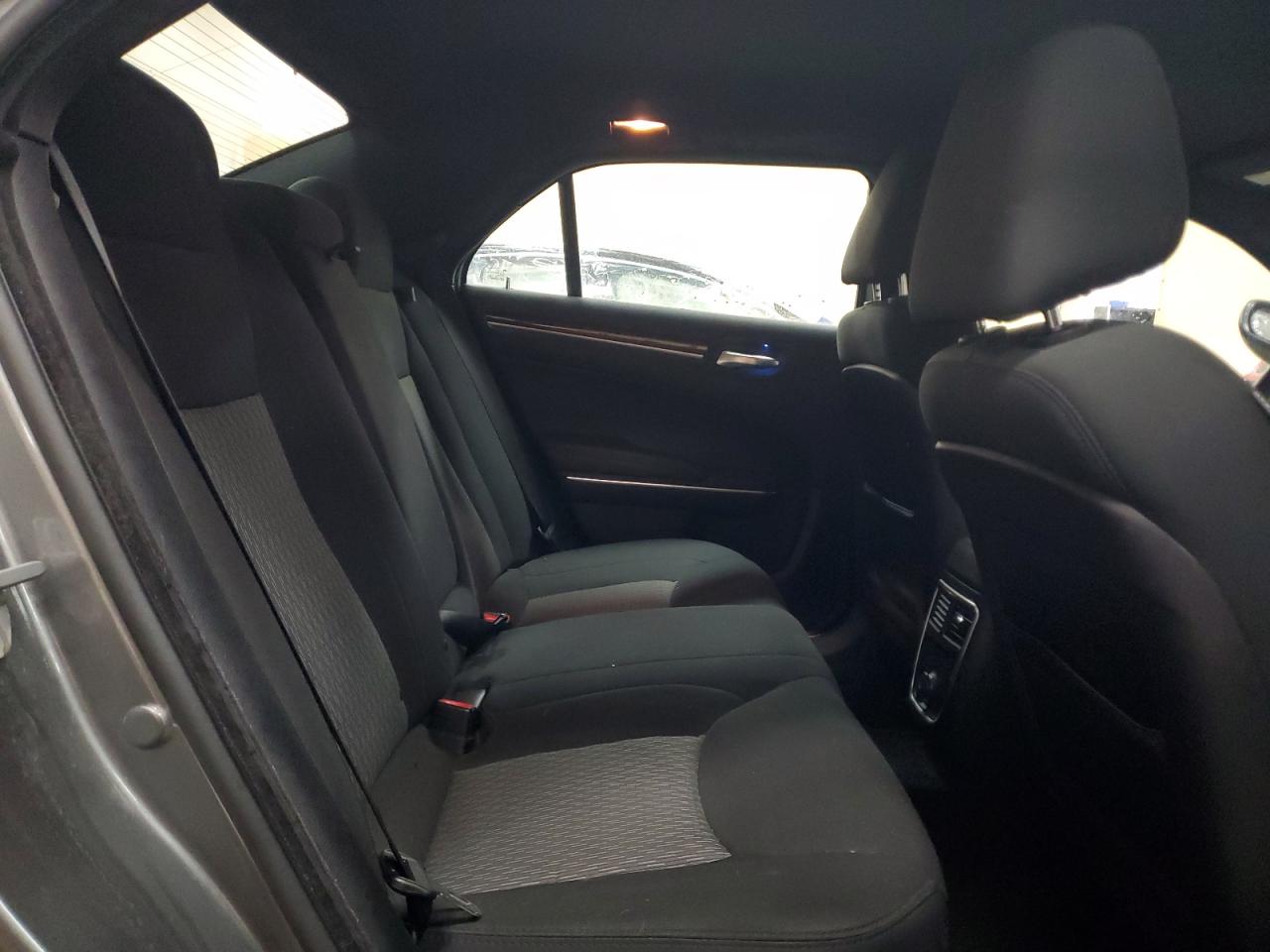 2012 Chrysler 300 - Image 10