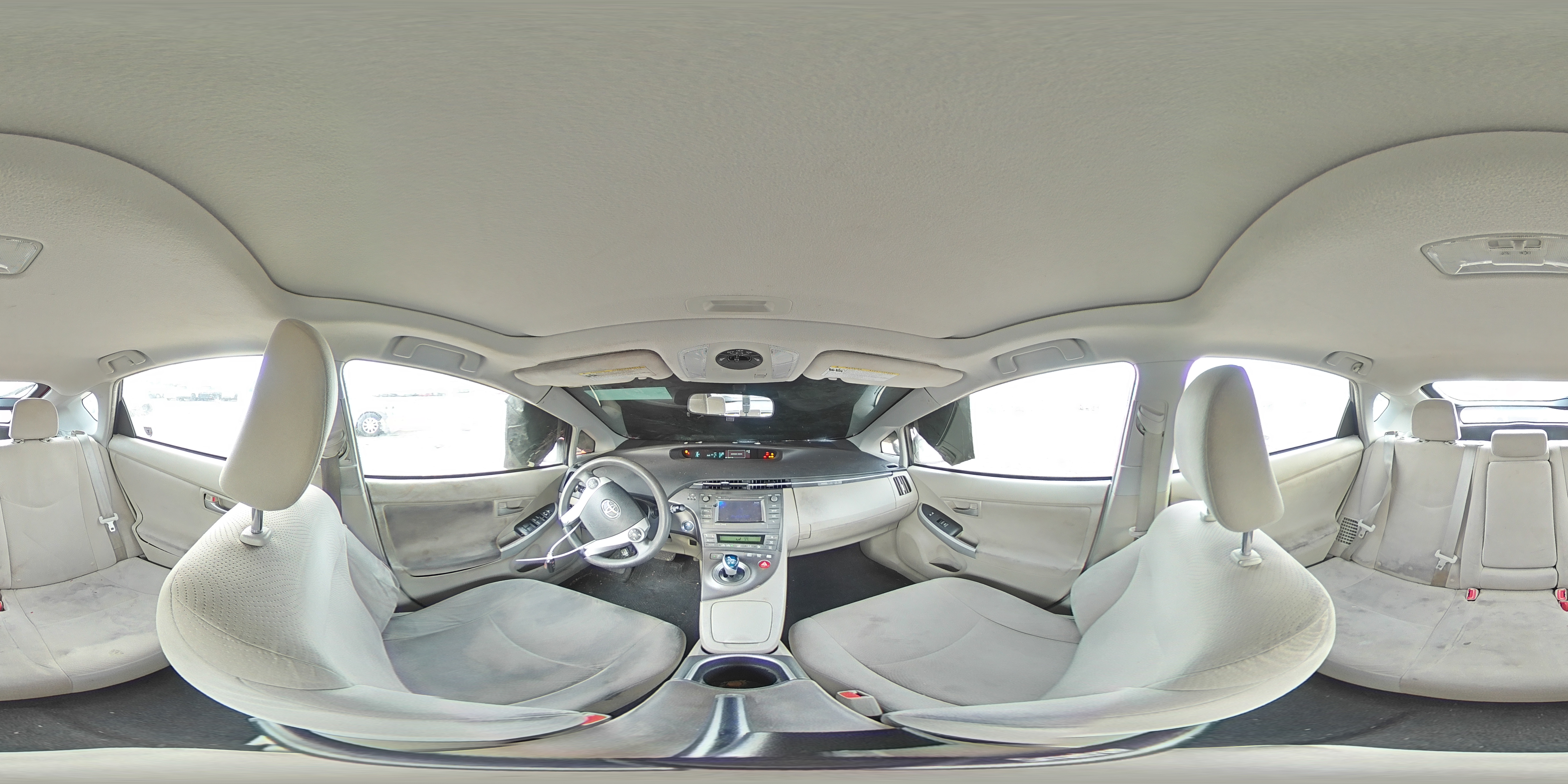2015 Toyota Prius - Image 13
