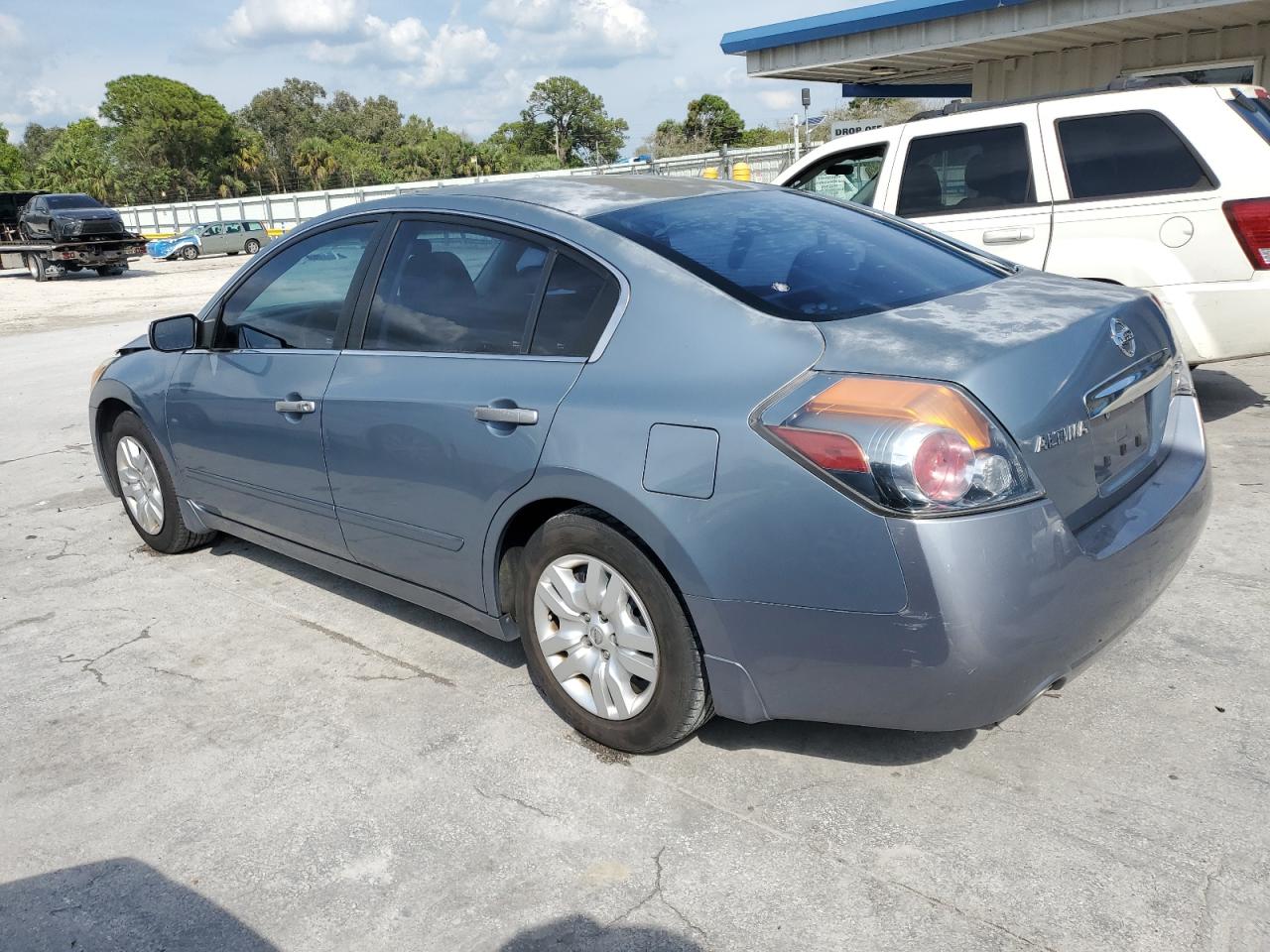 2012 Nissan Altima - Image 2