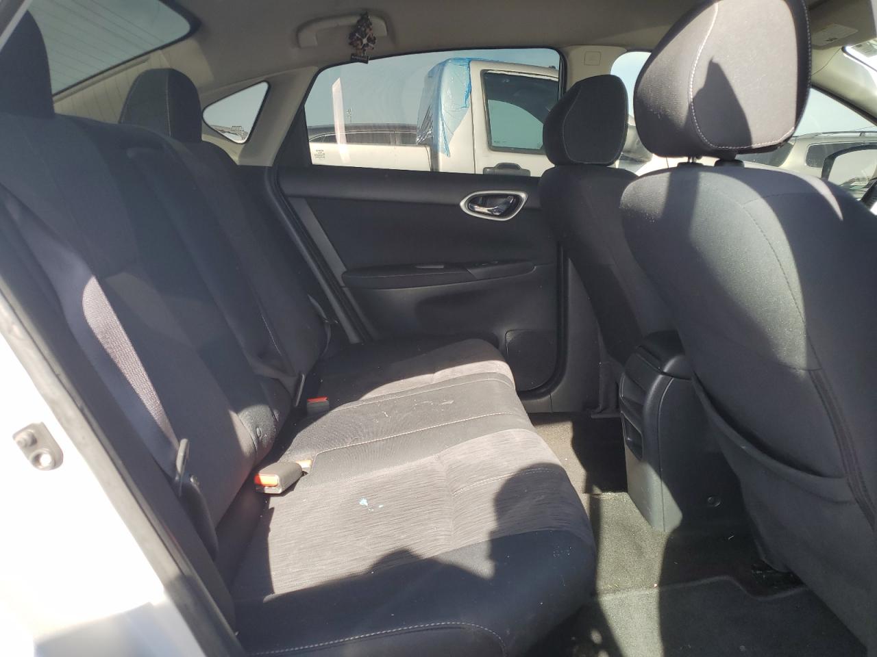 2015 Nissan Sentra - Image 10