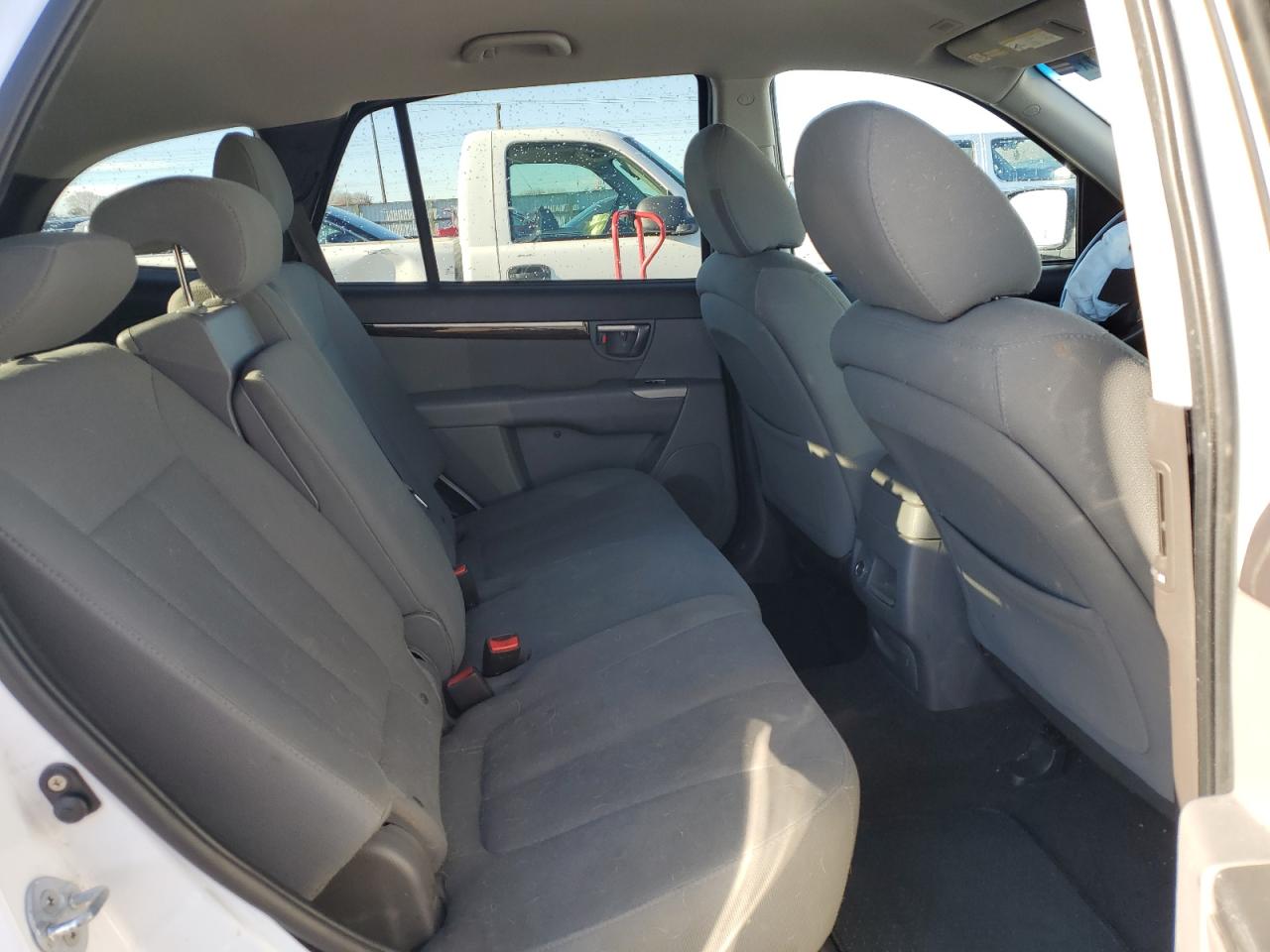 2011 Hyundai Santa Fe - Image 11