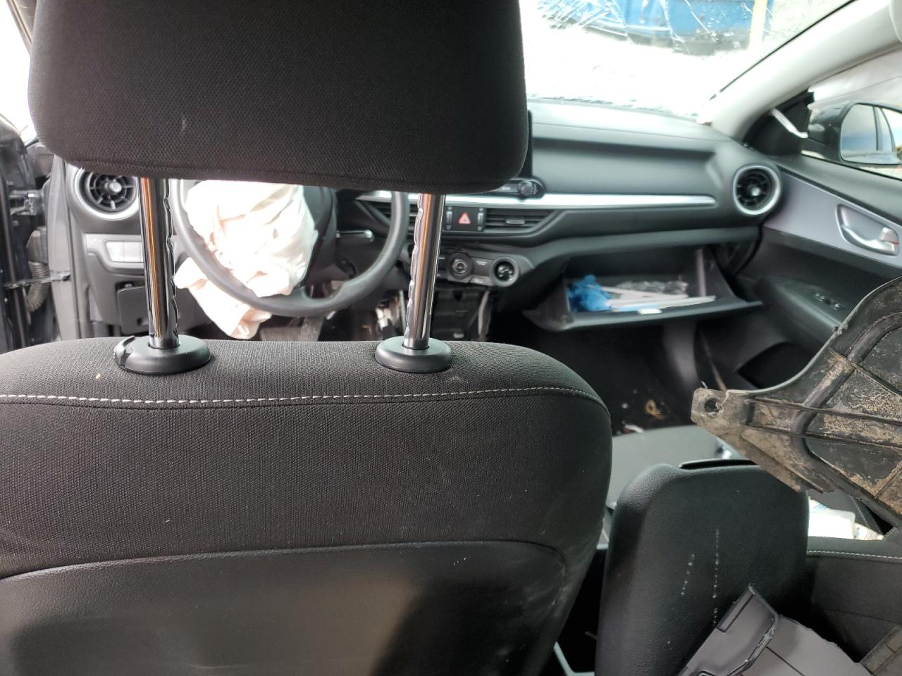 2024 Kia Forte - Image 8