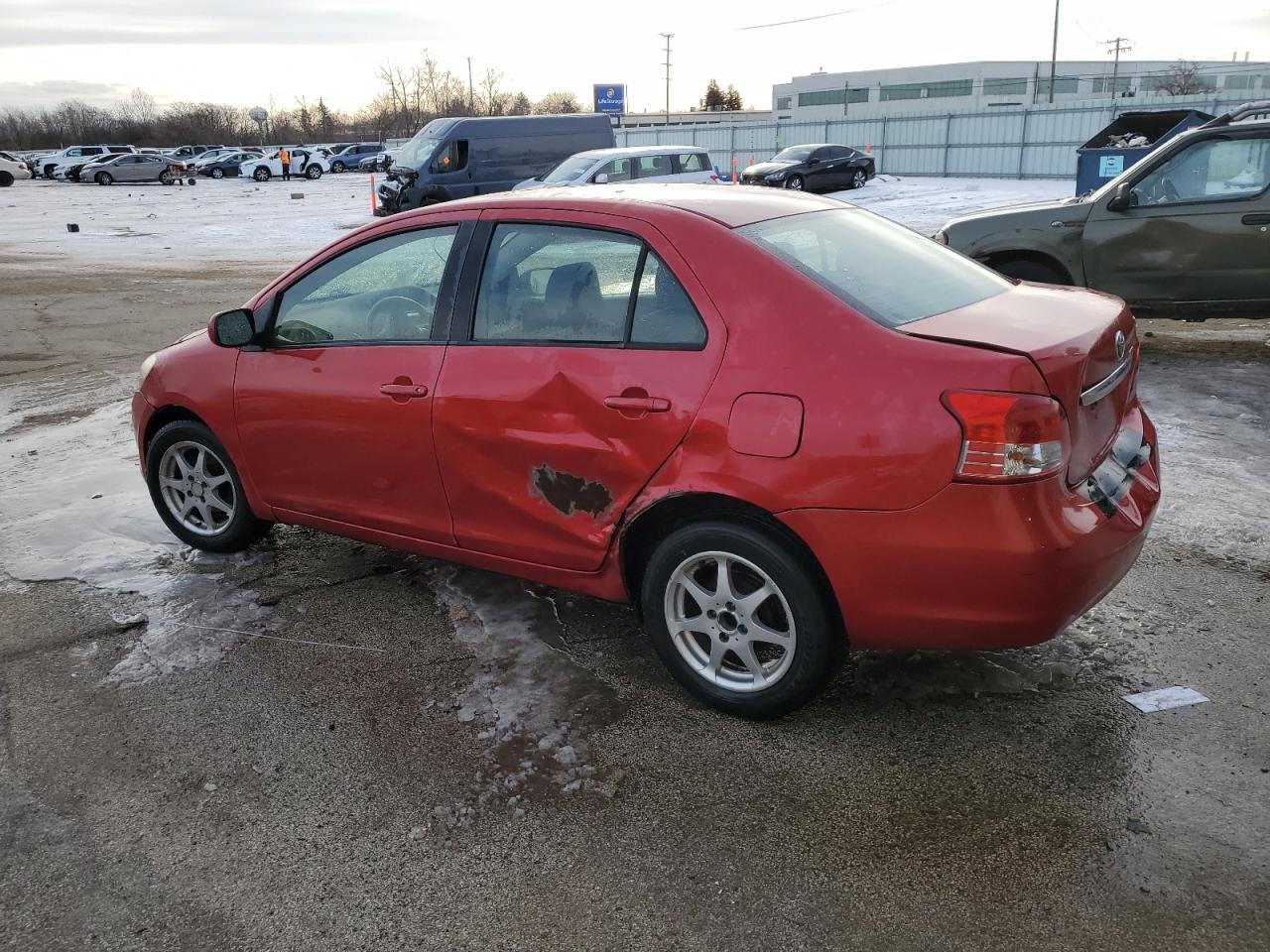 2012 Toyota Yaris - Image 2