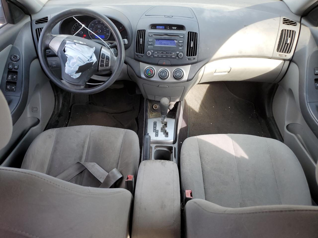 2010 Hyundai Elantra - Image 8