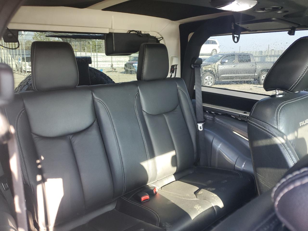 2016 Jeep Wrangler - Image 10