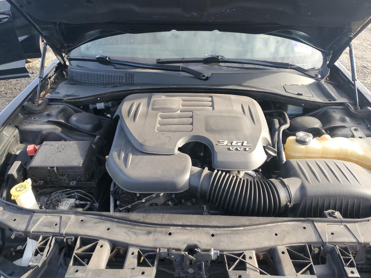 2017 Chrysler 300 - Image 11