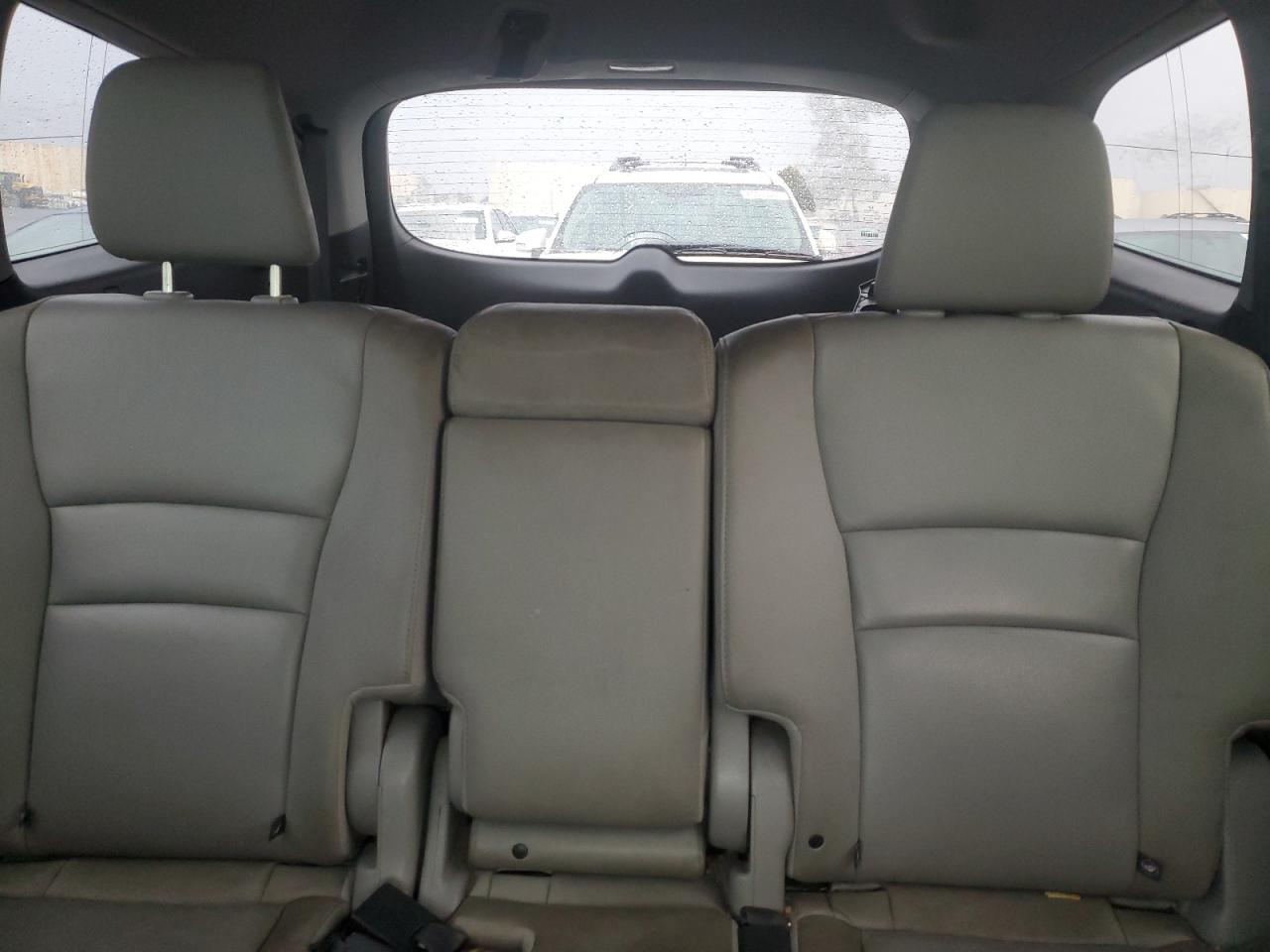 2017 Honda Pilot - Image 10