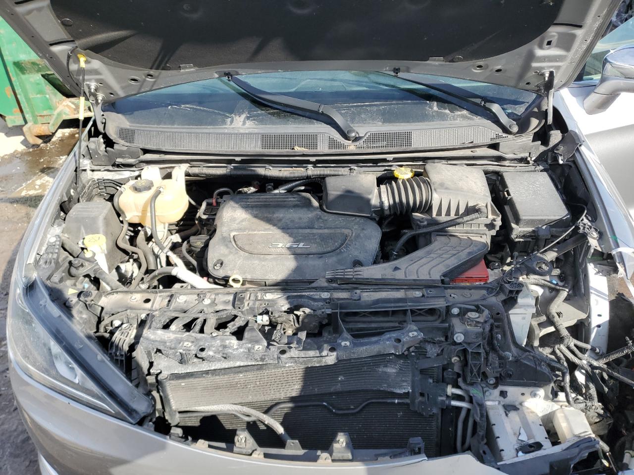 2018 Chrysler Pacifica - Image 12