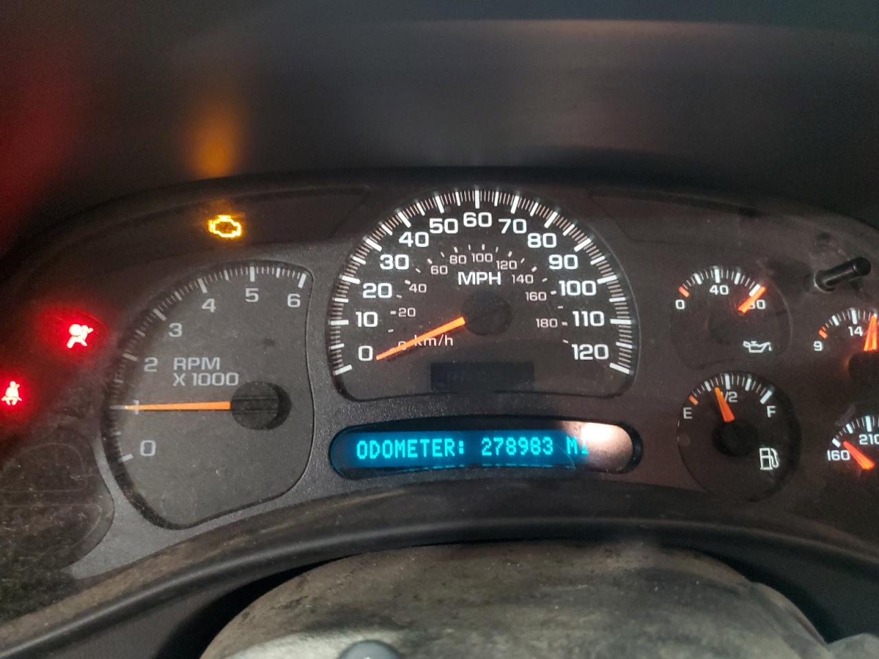 2004 GMC Sierra - Image 9