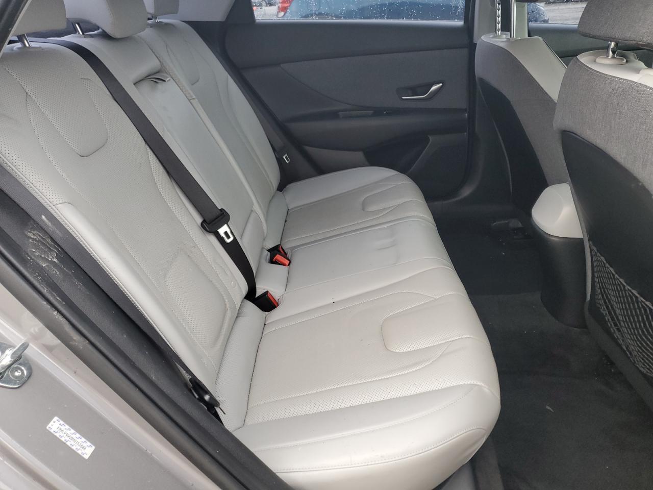 2021 Hyundai Elantra - Image 10