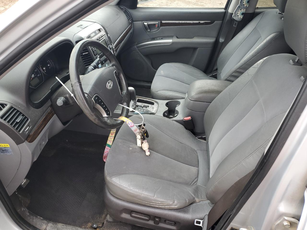 2010 Hyundai Santa Fe - Image 7