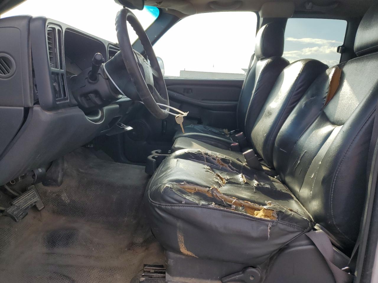 2005 Chevrolet Silverado - Image 7