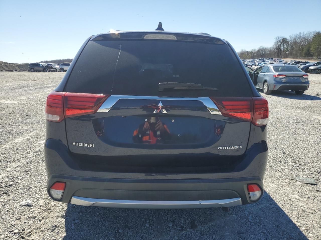 2018 Mitsubishi Outlander - Image 6