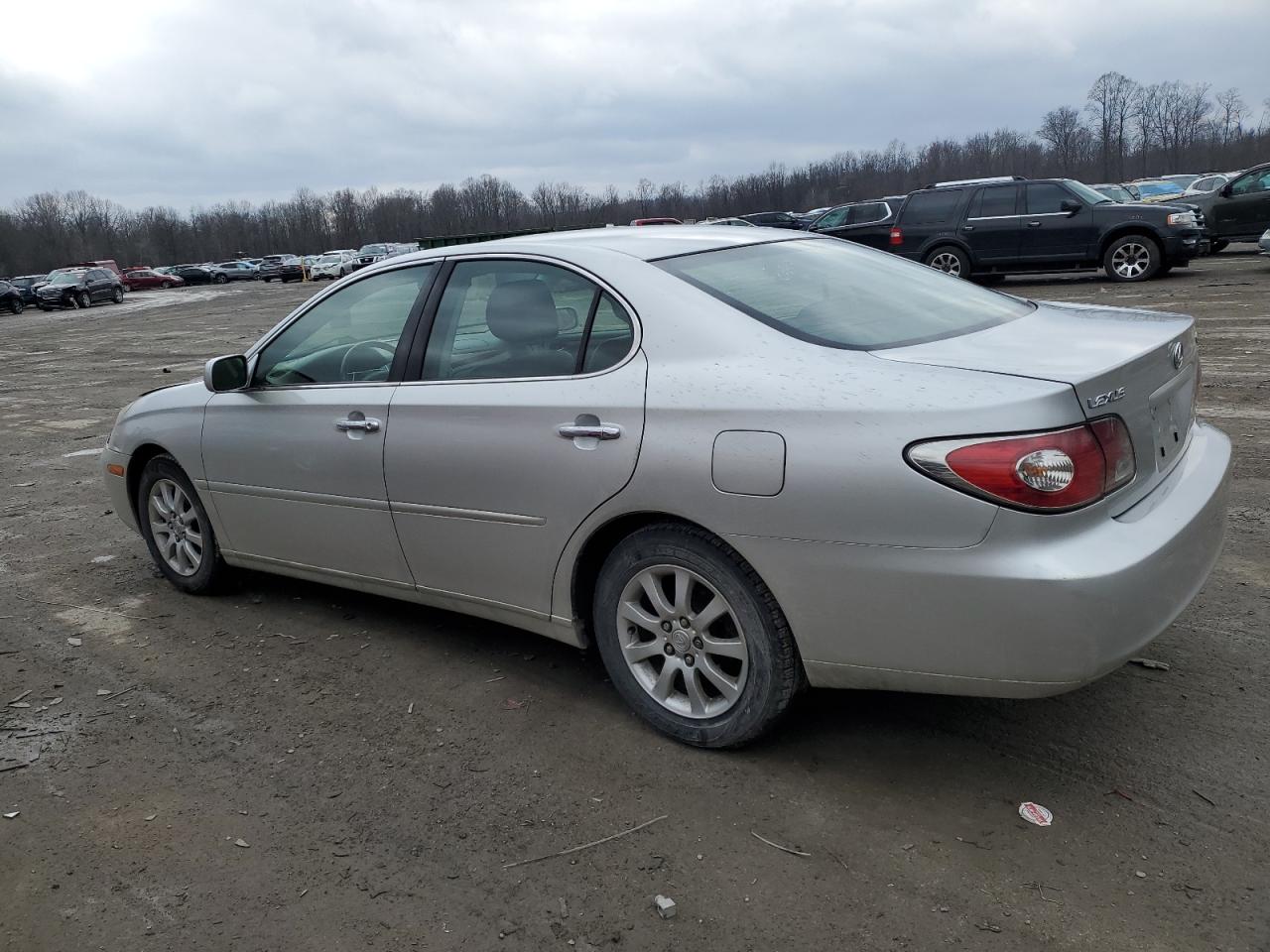 2002 Lexus ES - Image 2