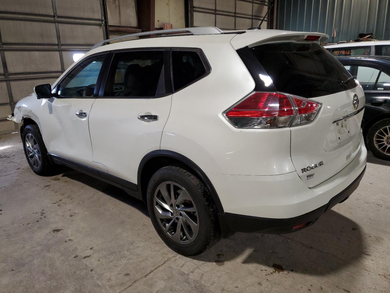 2015 Nissan Rogue - Image 2