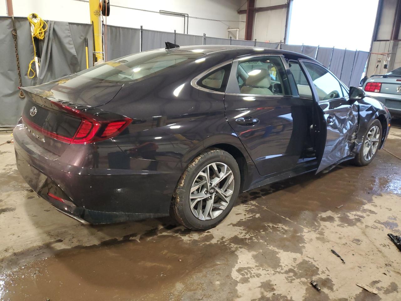 2023 Hyundai Sonata - Image 3