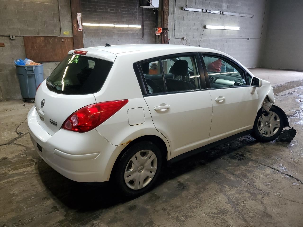 2010 Nissan Versa - Image 3