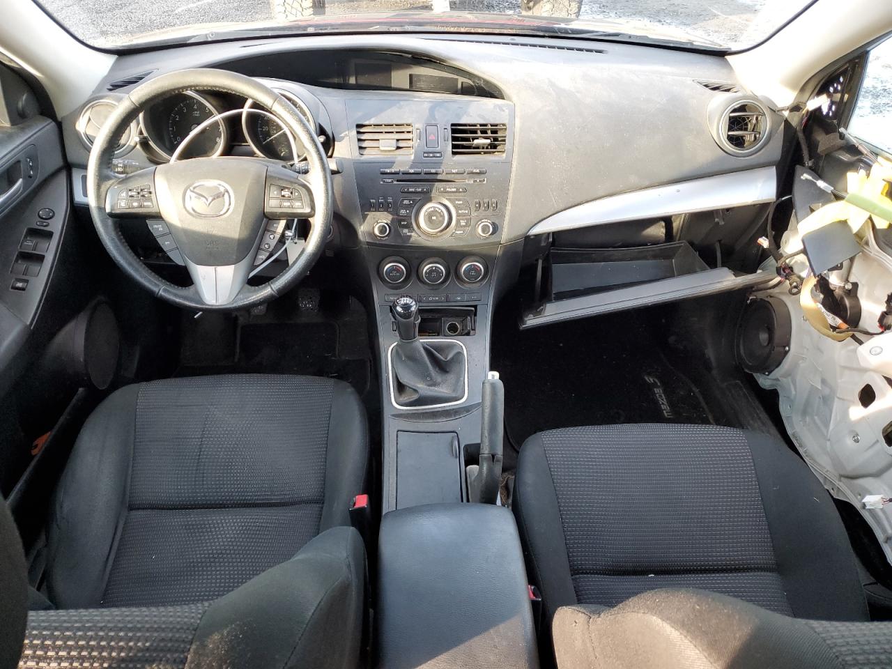 2013 Mazda 3 - Image 8