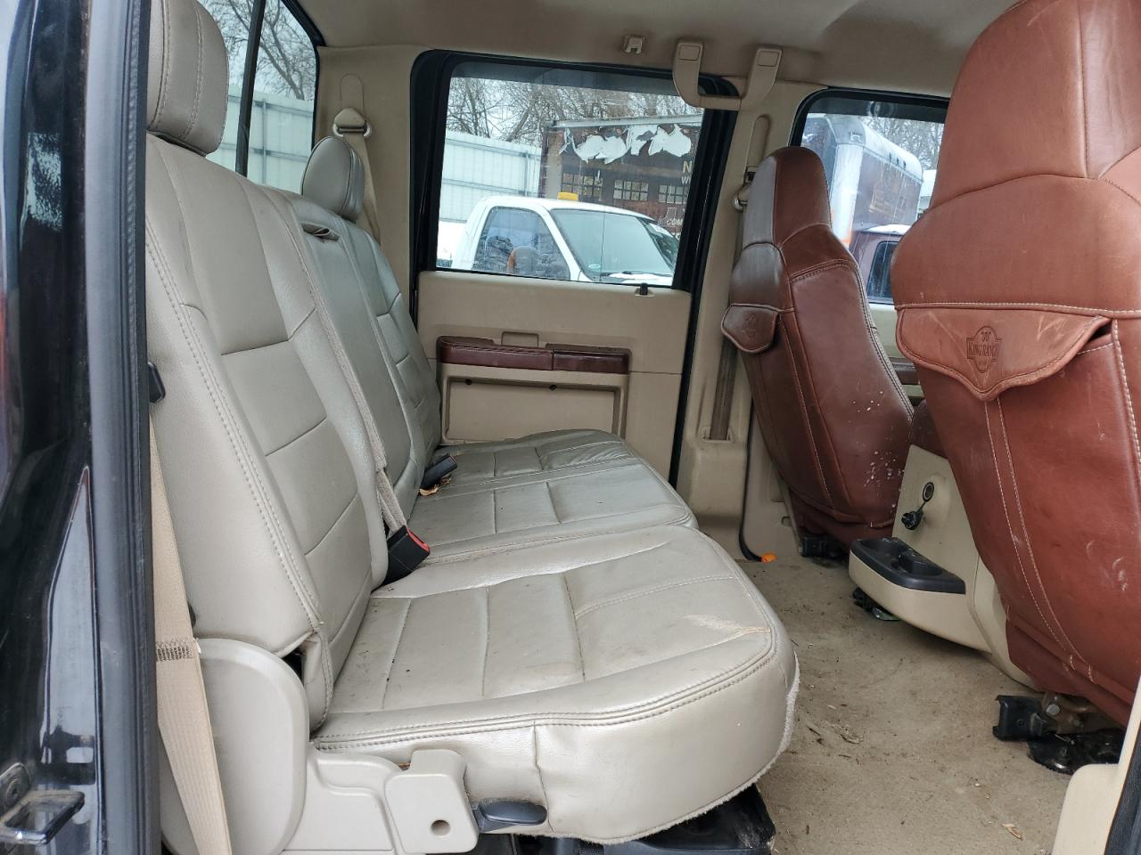 2008 Ford F450 - Image 11