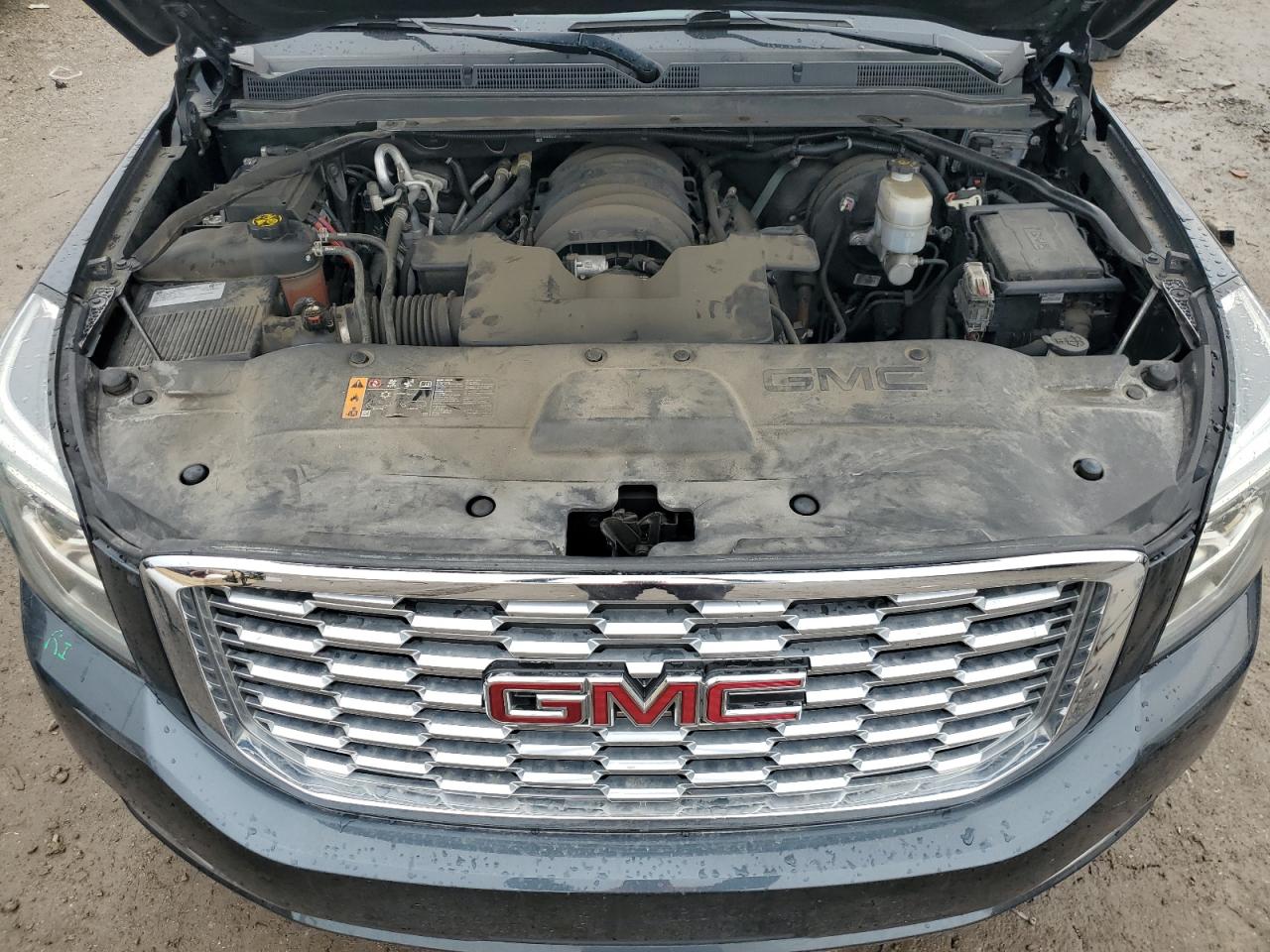 2019 GMC Yukon - Image 12