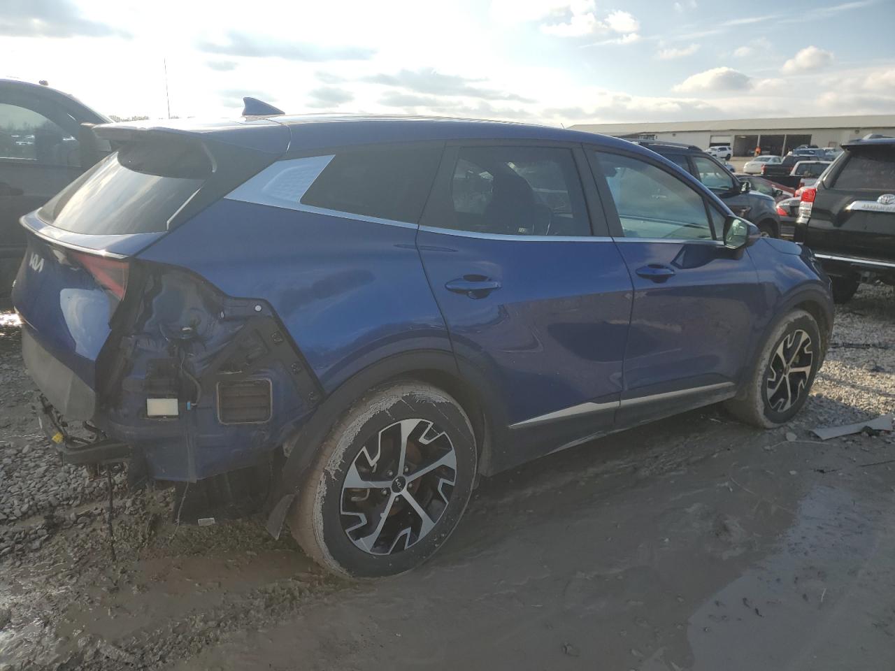 2023 Kia Sportage - Image 3