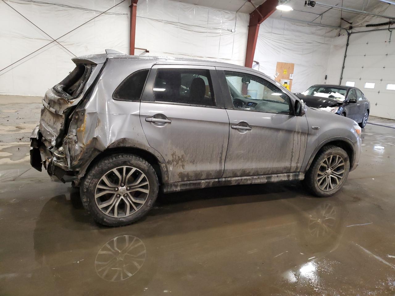 2018 Mitsubishi Outlander - Image 3