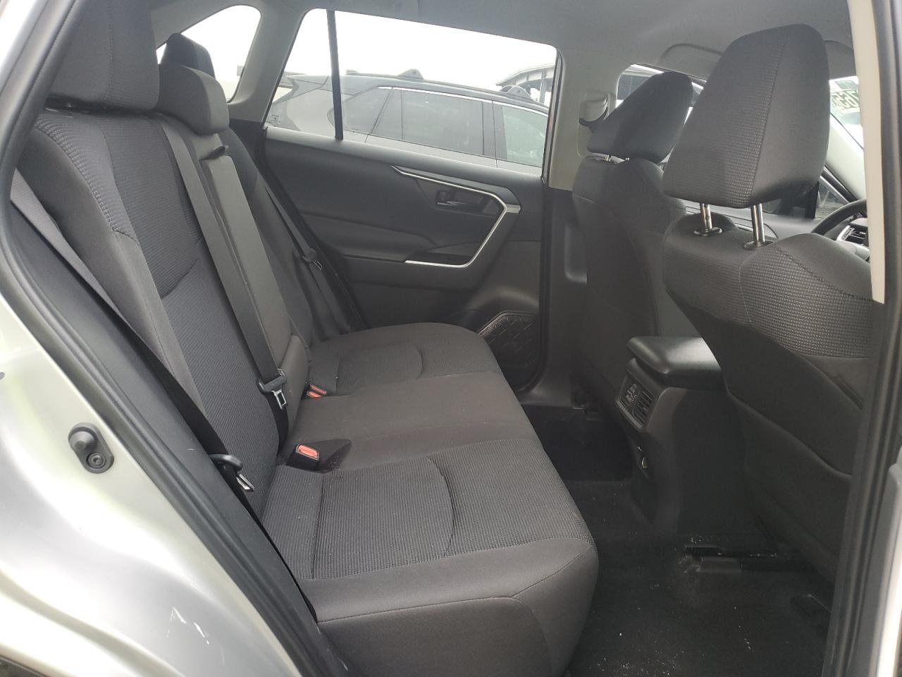 2024 Toyota RAV 4 - Image 10