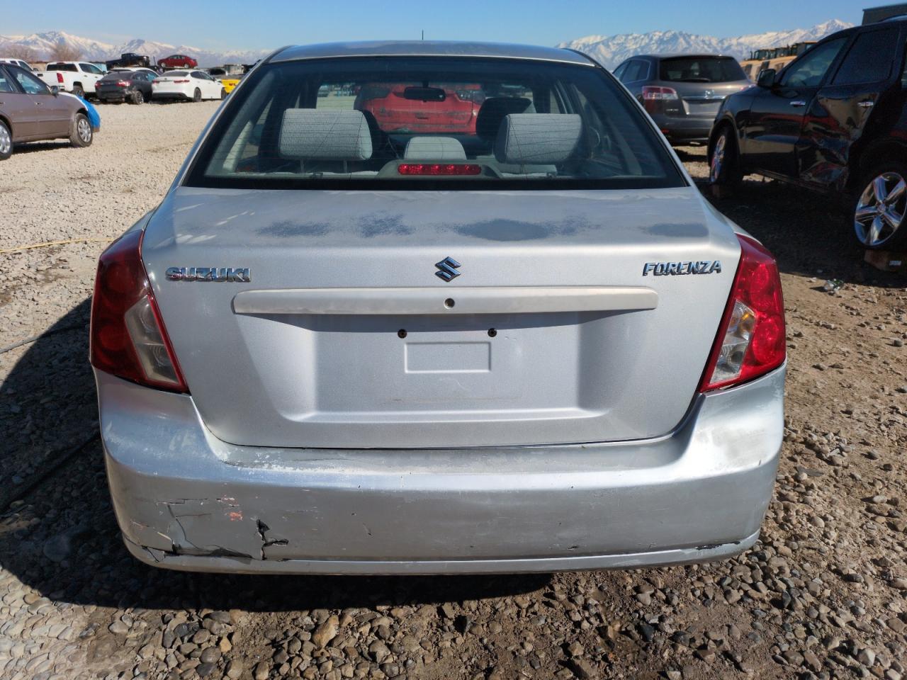 2005 Suzuki Forenza - Image 6