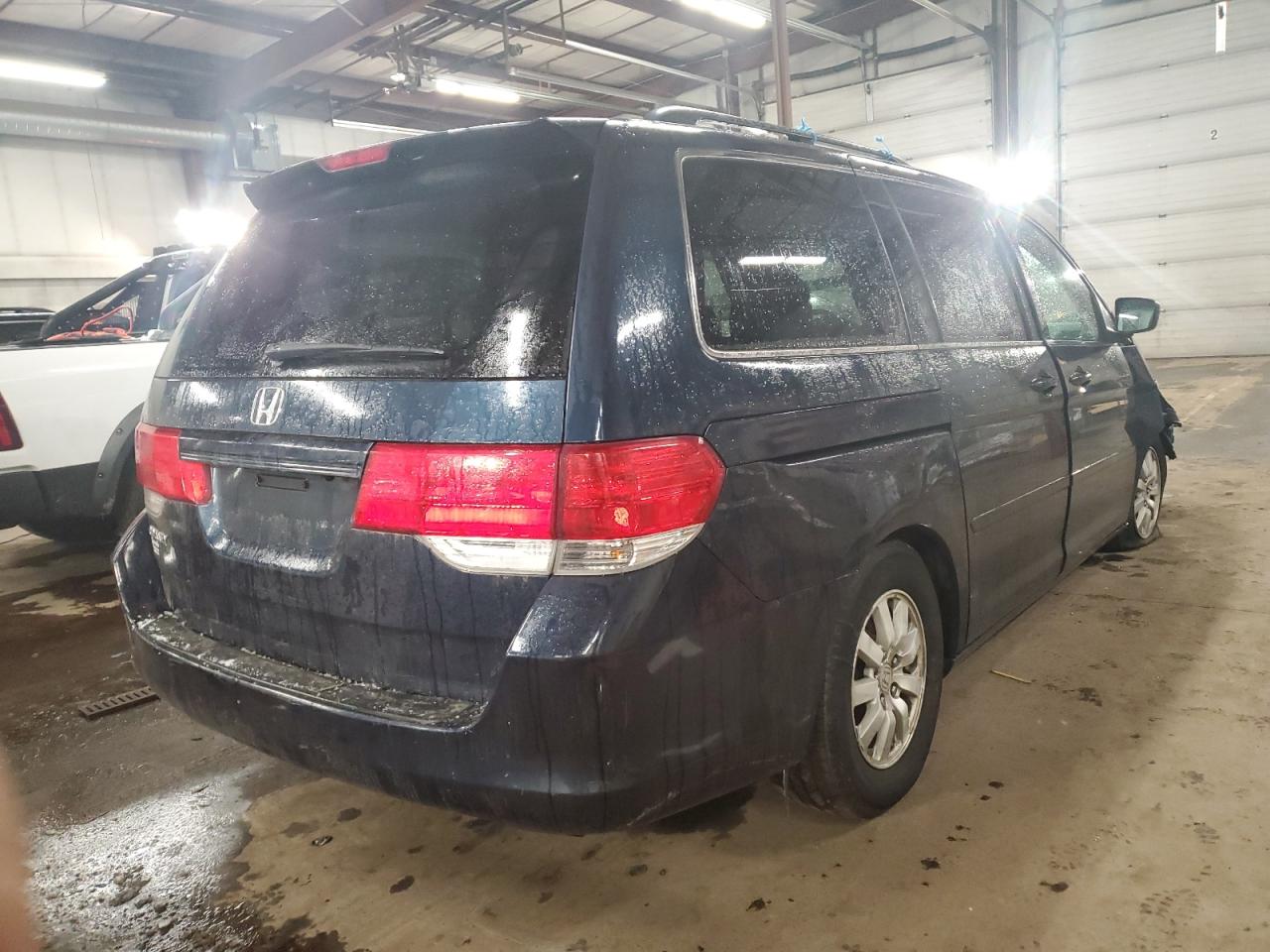 2010 Honda Odyssey - Image 3