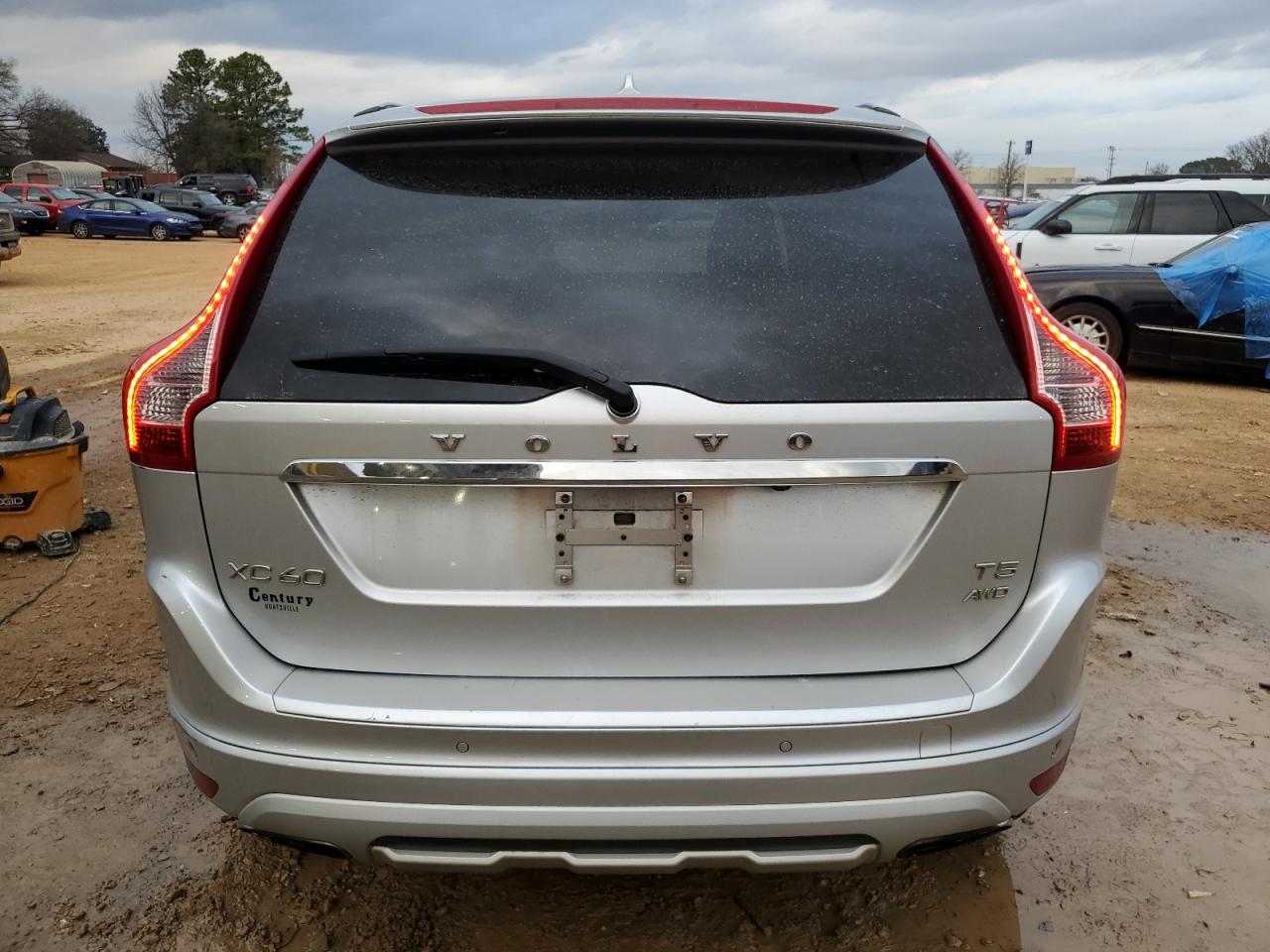 2017 Volvo XC60 - Image 6