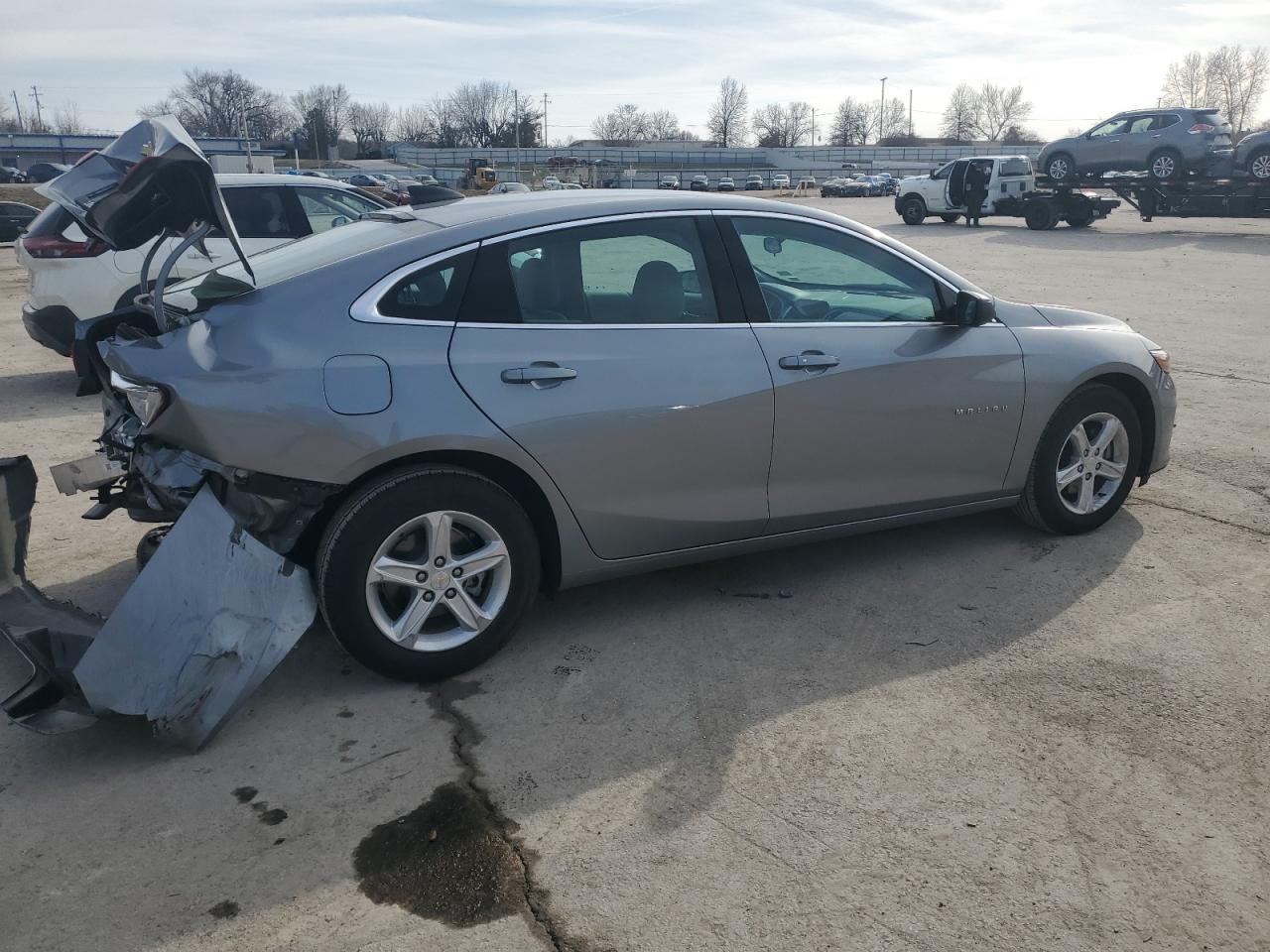 2023 Chevrolet Malibu - Image 3
