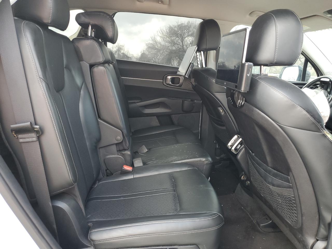 2021 Kia Sorento - Image 12