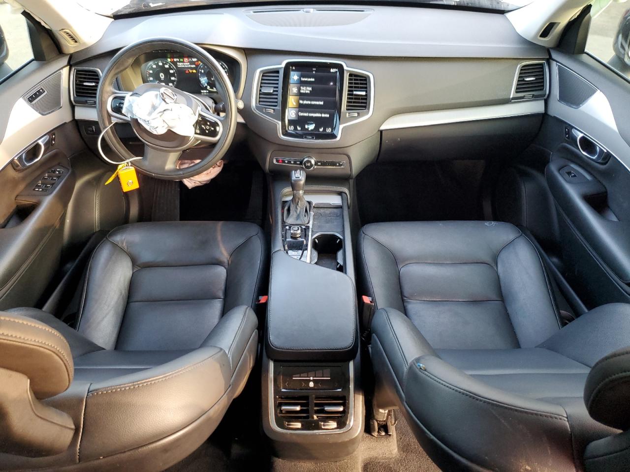 2022 Volvo XC90 - Image 8
