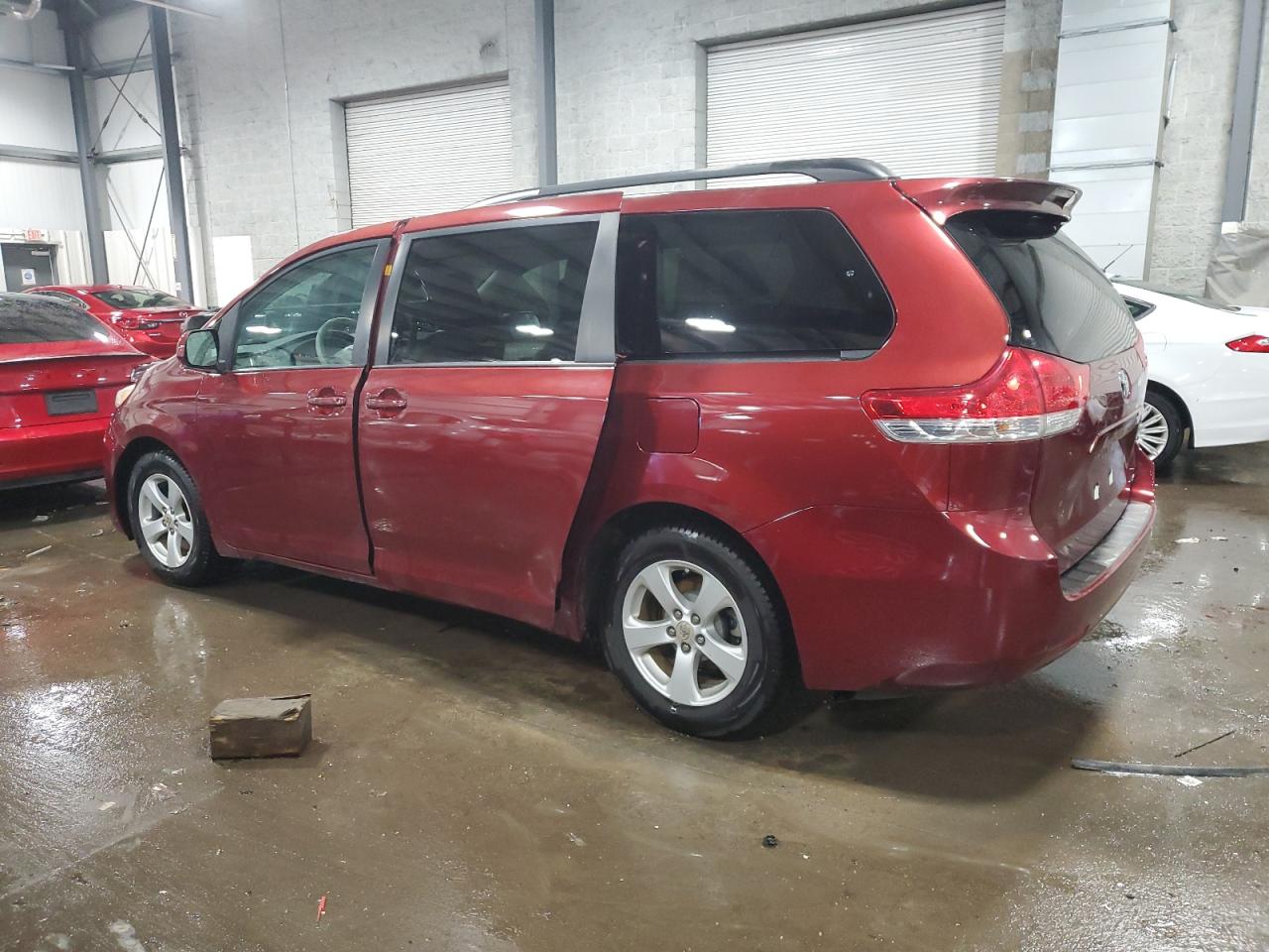 2012 Toyota Sienna - Image 2