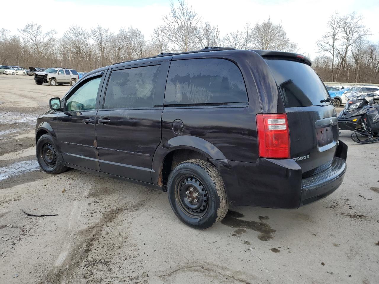 2010 Dodge Caravan - Image 2