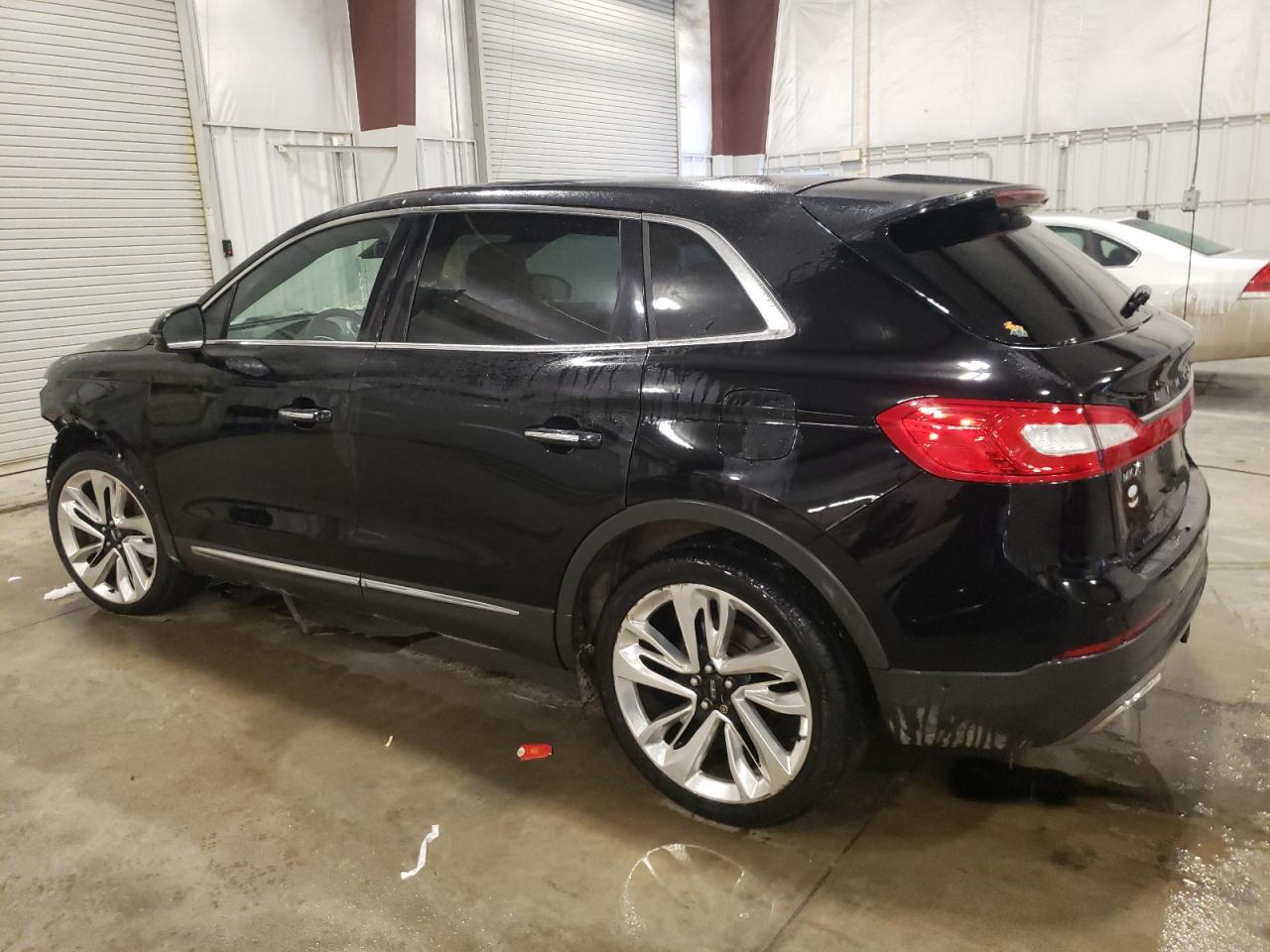 2016 Lincoln MKX - Image 2