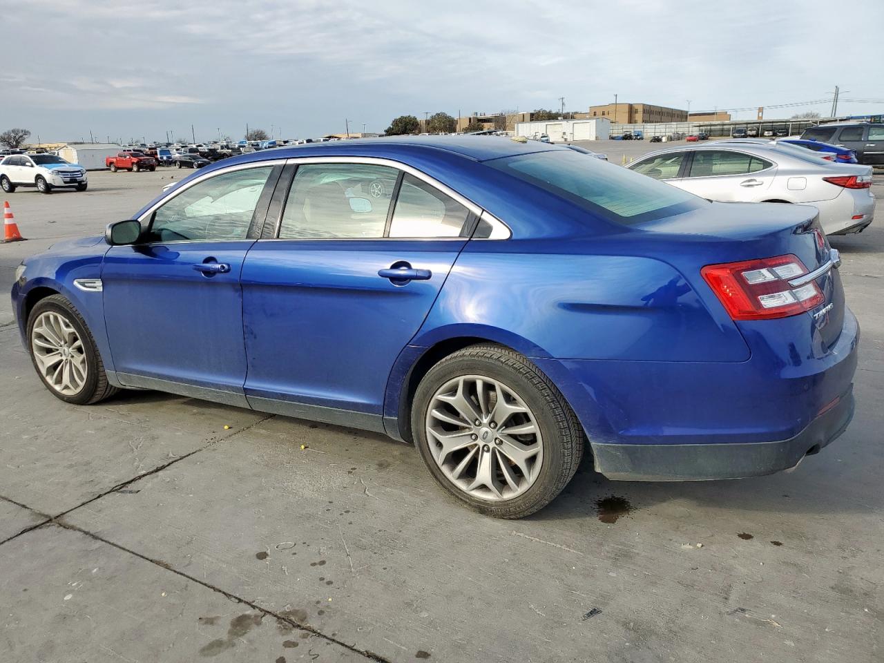 2013 Ford Taurus - Image 2