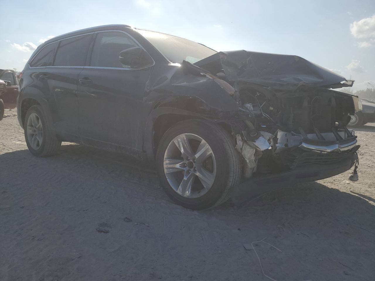 2015 Toyota Highlander - Image 4