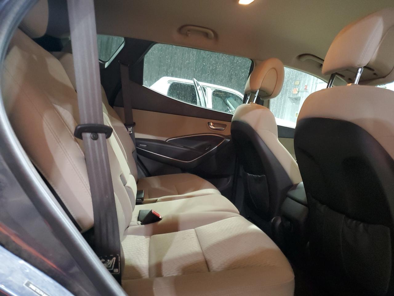 2018 Hyundai Santa Fe - Image 11