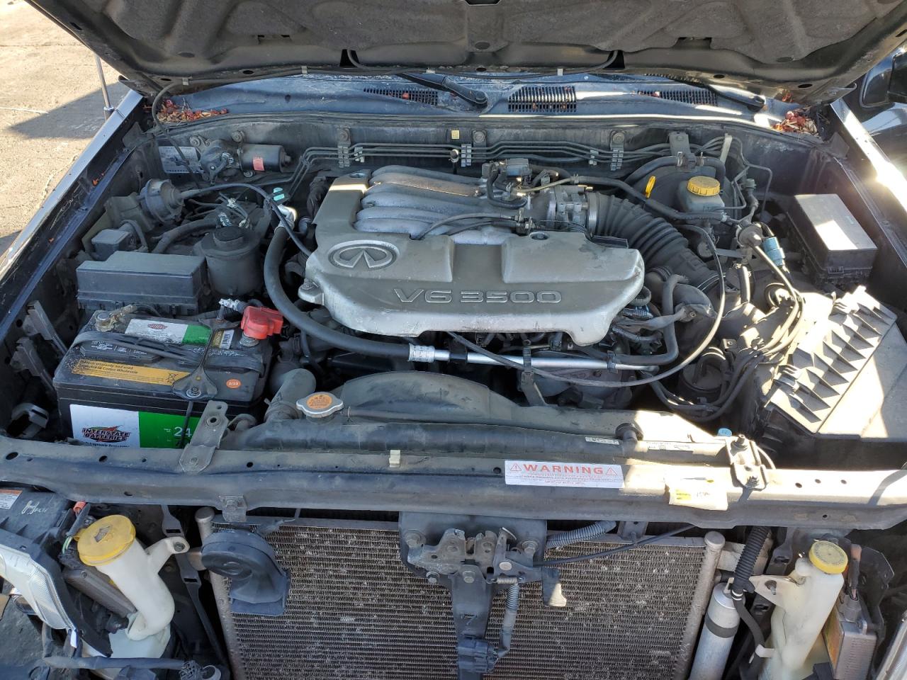 2001 Infiniti QX4 - Image 12