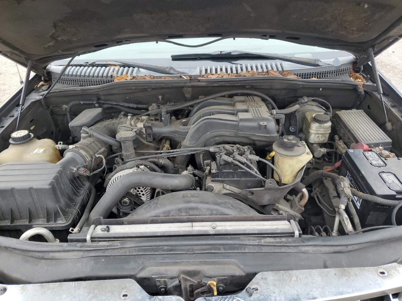 2005 Ford Explorer - Image 14